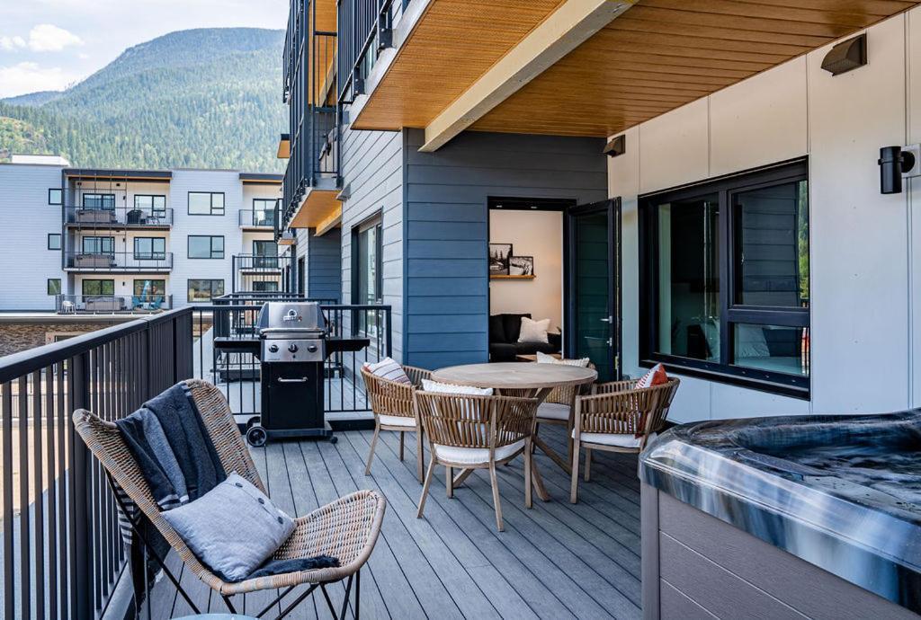 Ghost Peak By Revelstoke Vacations Apartman Kültér fotó
